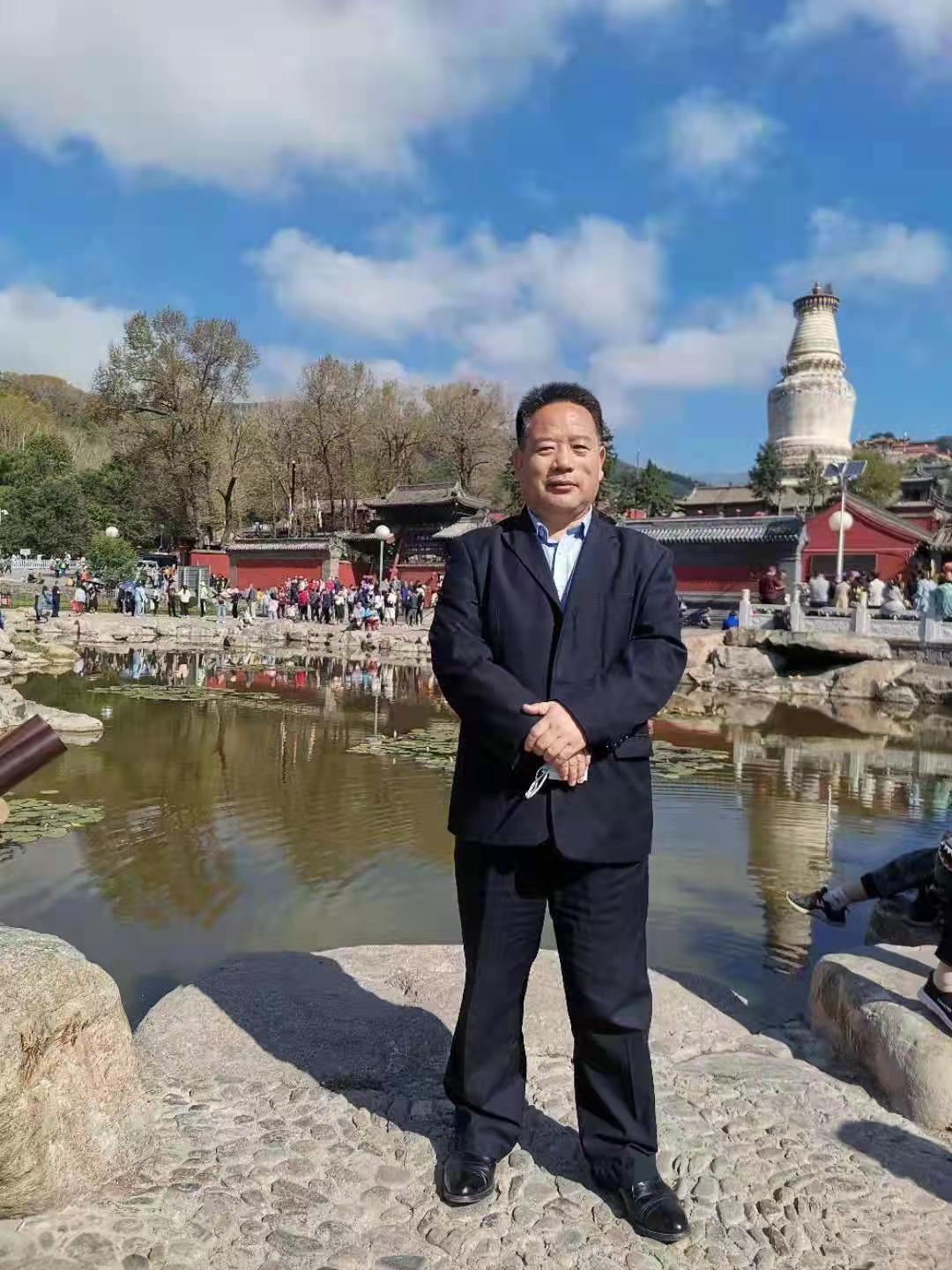 知名中医杨建华在天津君安书画院举办义诊活动