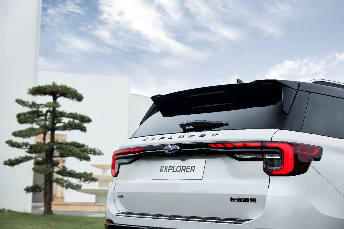 100万用料40万价格,福特探险者为了硬核豪华拼尽了