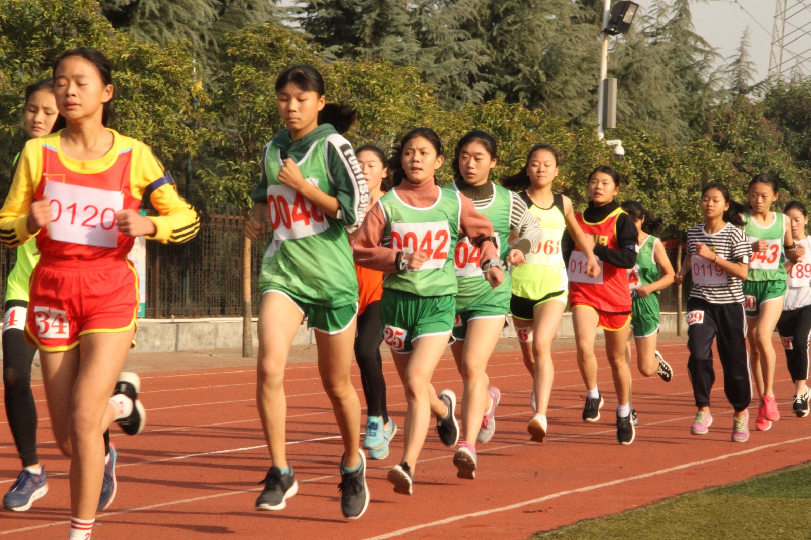 学生跑步照片图片素材图片