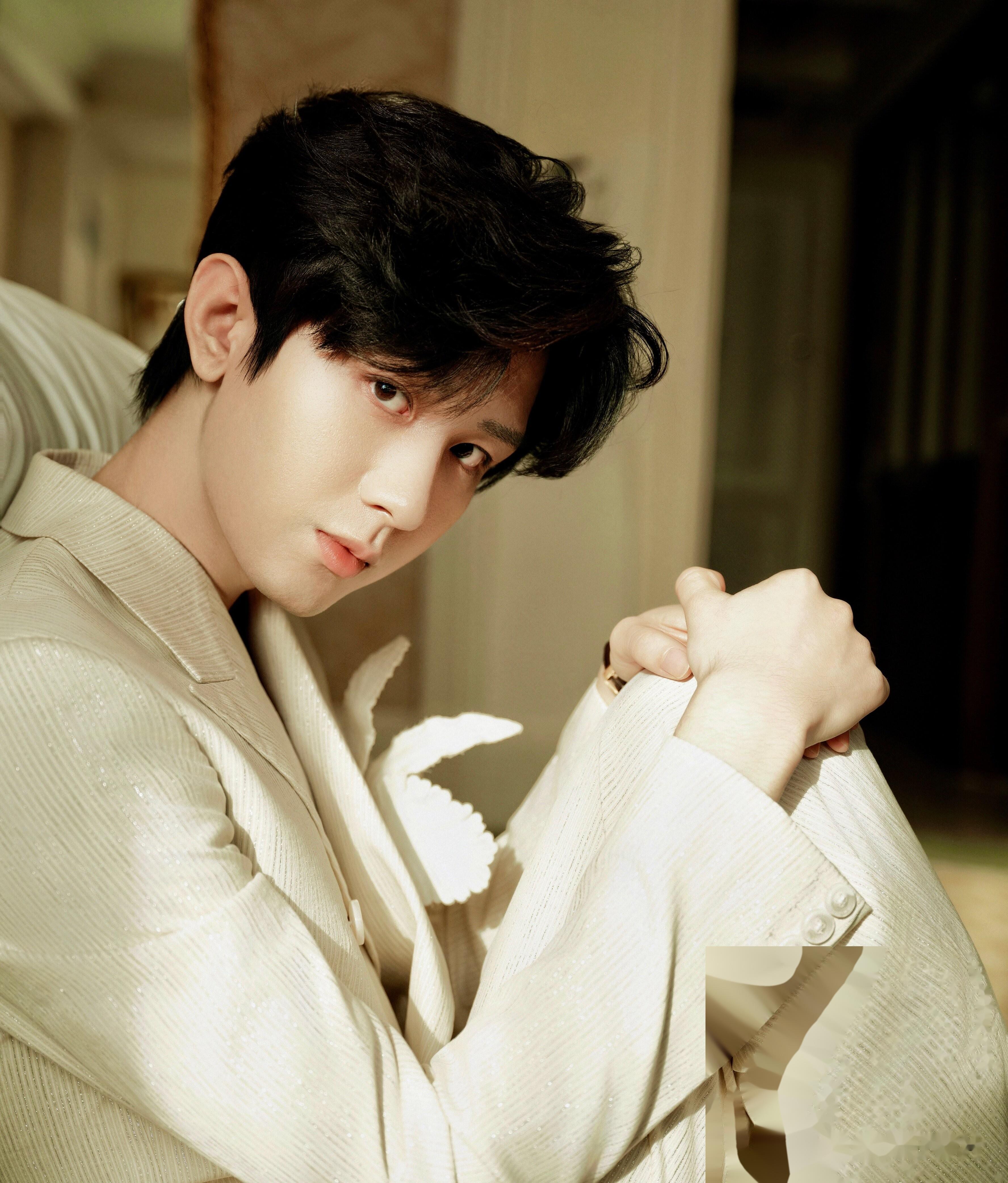 标题:成毅在微博视界大会上大秀实力,于正的真心话果然不虚!