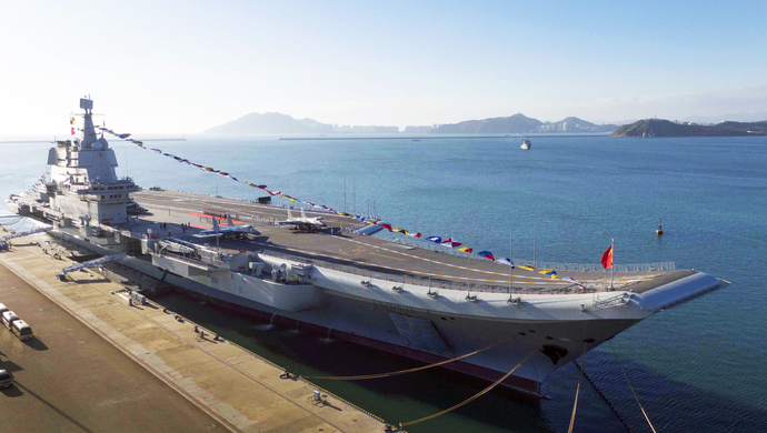 国防部:山东舰正在按计划进行海上试验训练