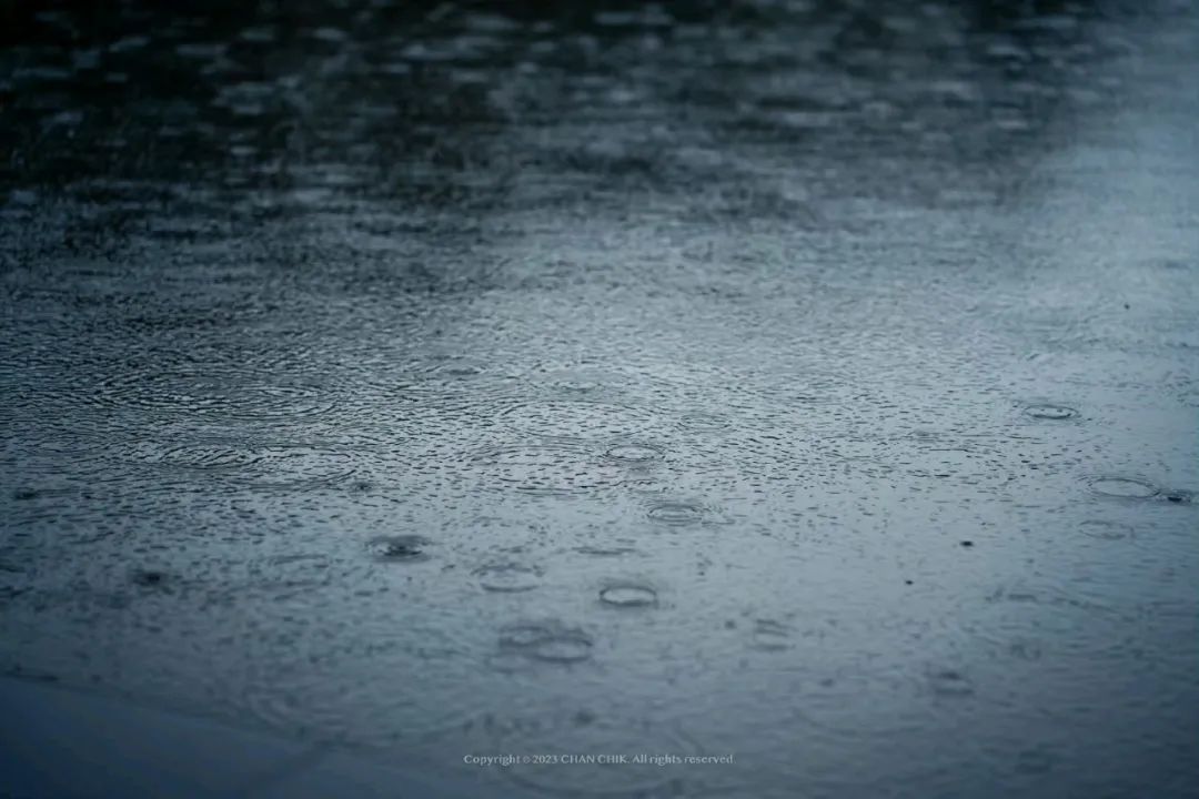 夜伴聽雨,無眠於時