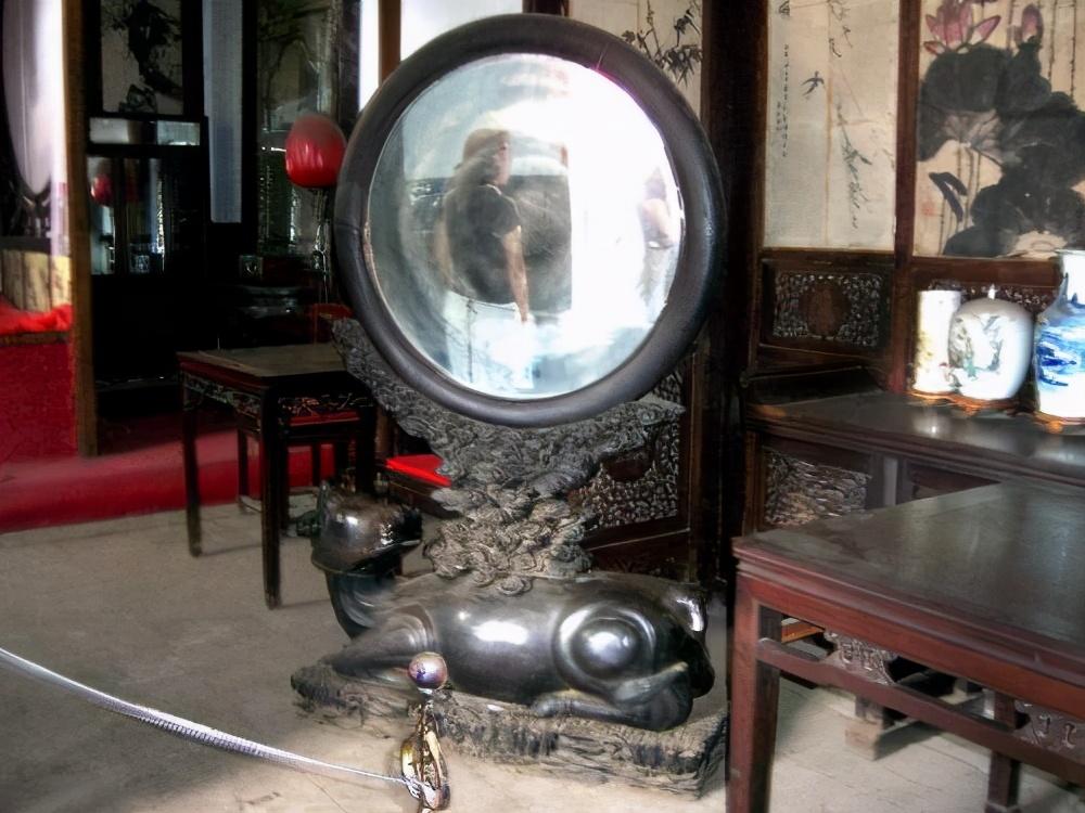 乔家大院中有不少宝贝,其中一个万人球,堪称当时的"高科技"