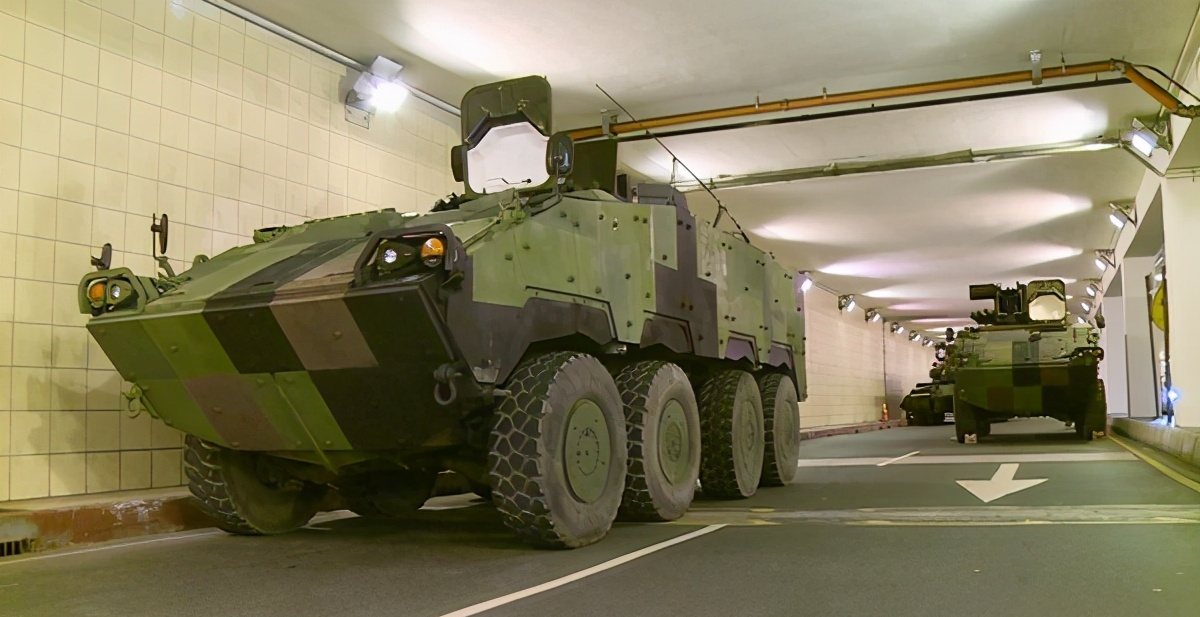 台军cm11,云豹装甲车凌晨现身北捷淡水站 将参与"战备周"操演