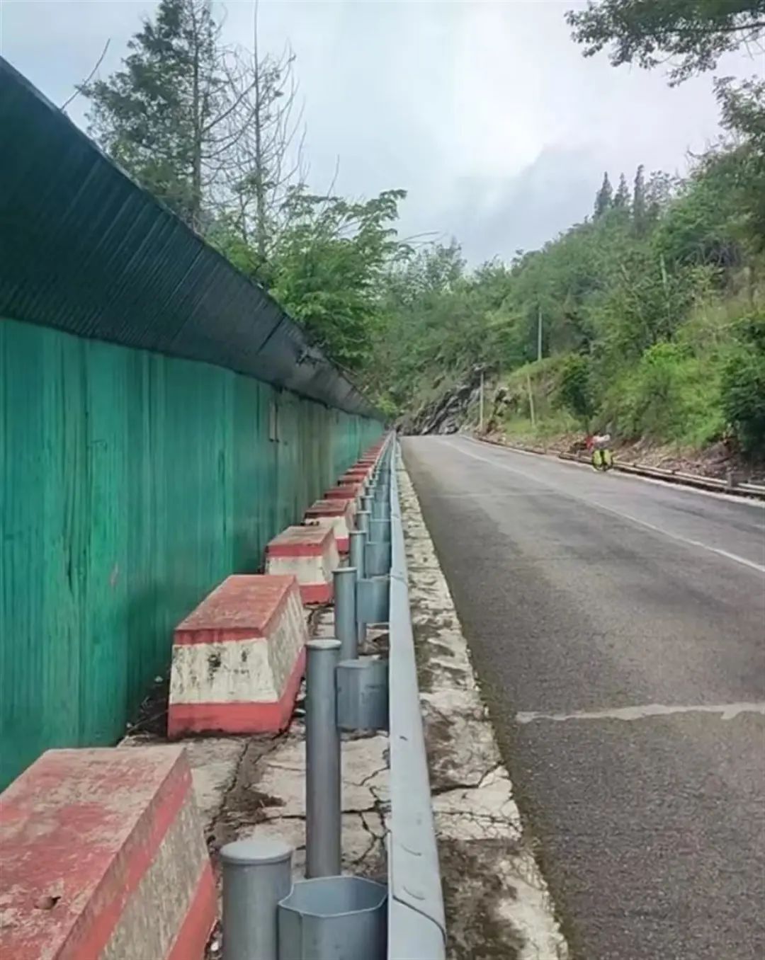 饥荒围墙怎么建整齐_政治建警六带头六严禁_云南九龙瀑布群被吐槽建围墙防看