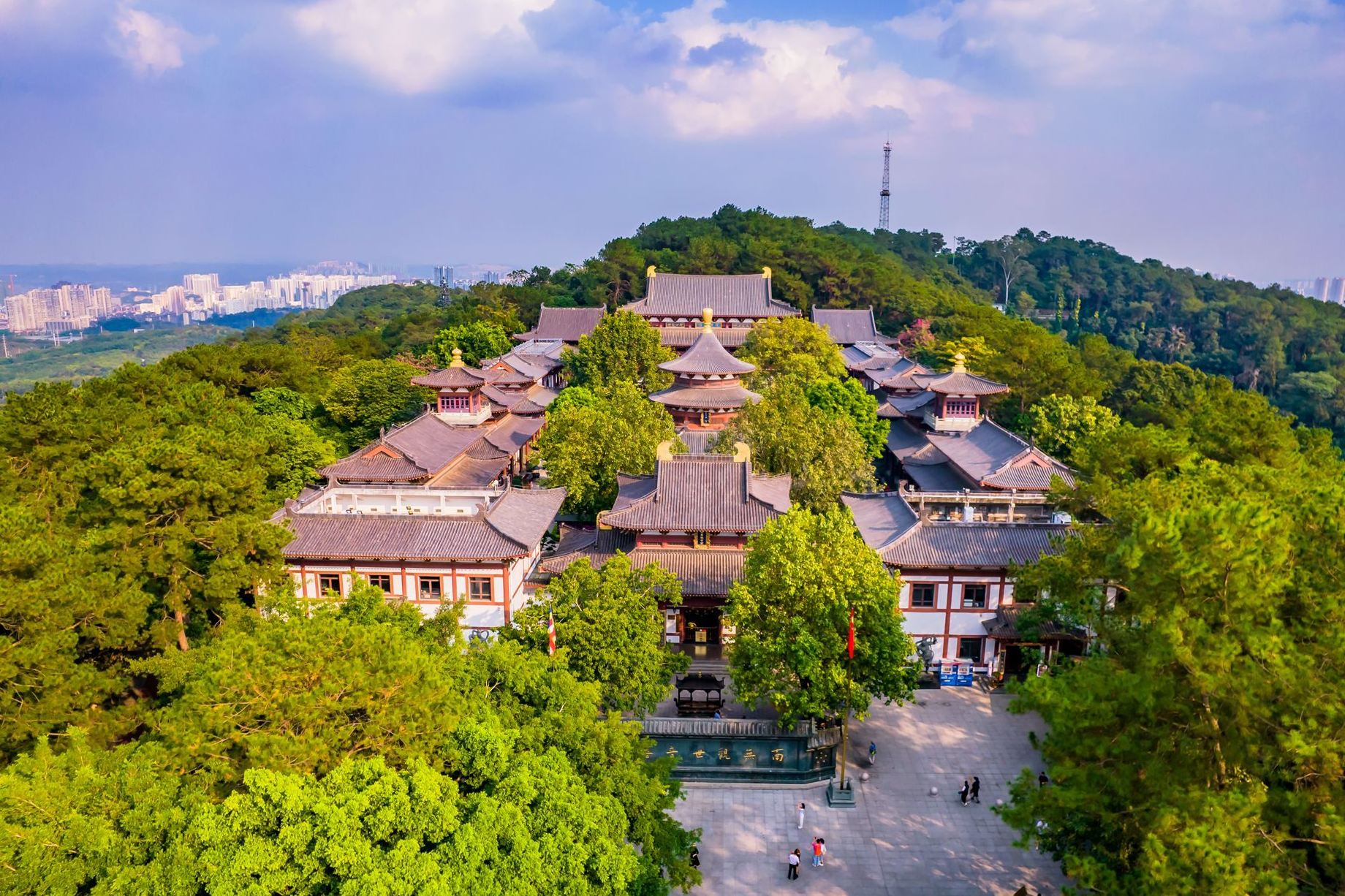 广西南宁青秀山,风景迷人,地铁直达,一处藏在闹市中的五a景区