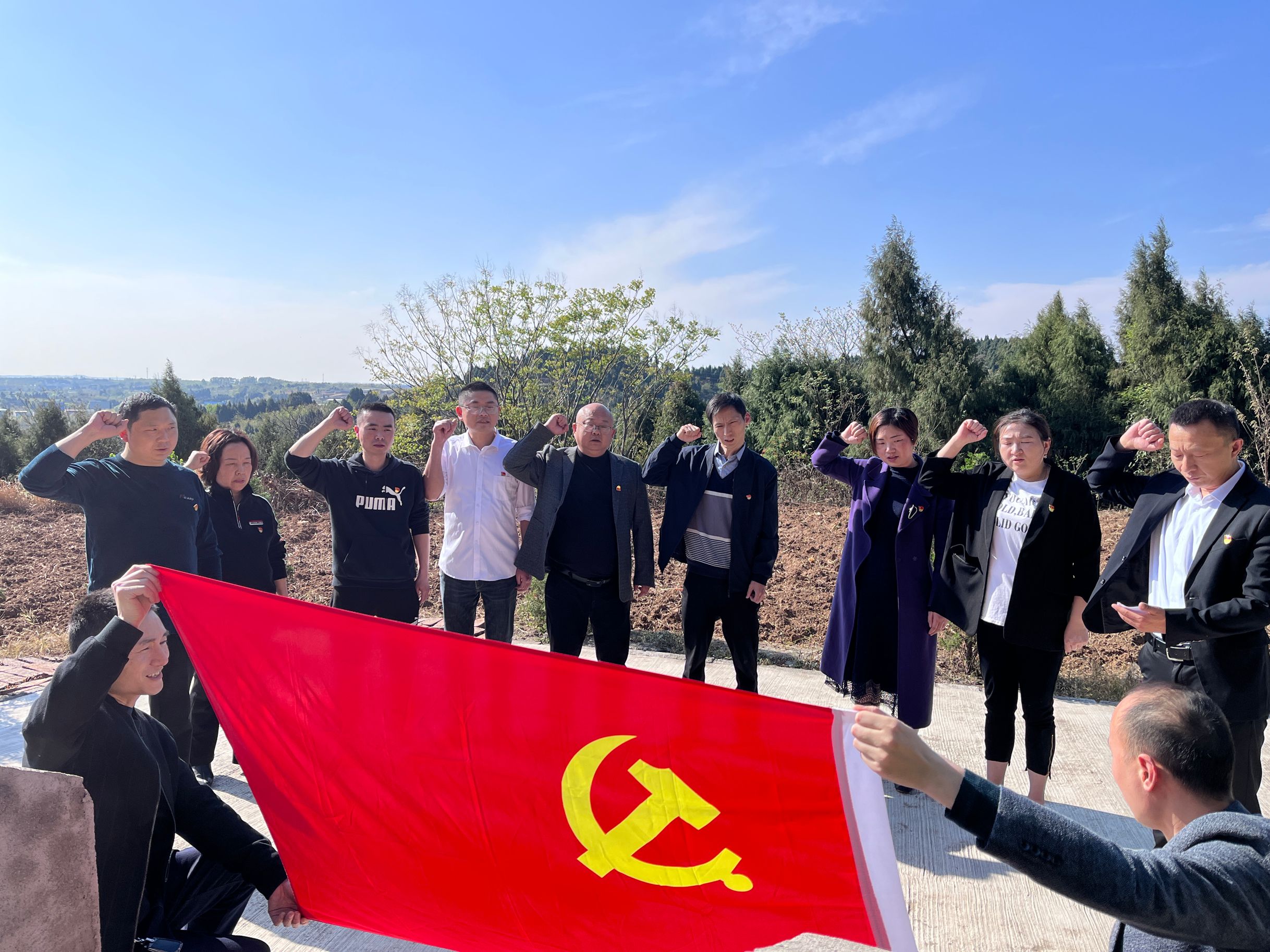 三台县永明镇卫生院开展清明祭扫烈士墓活动