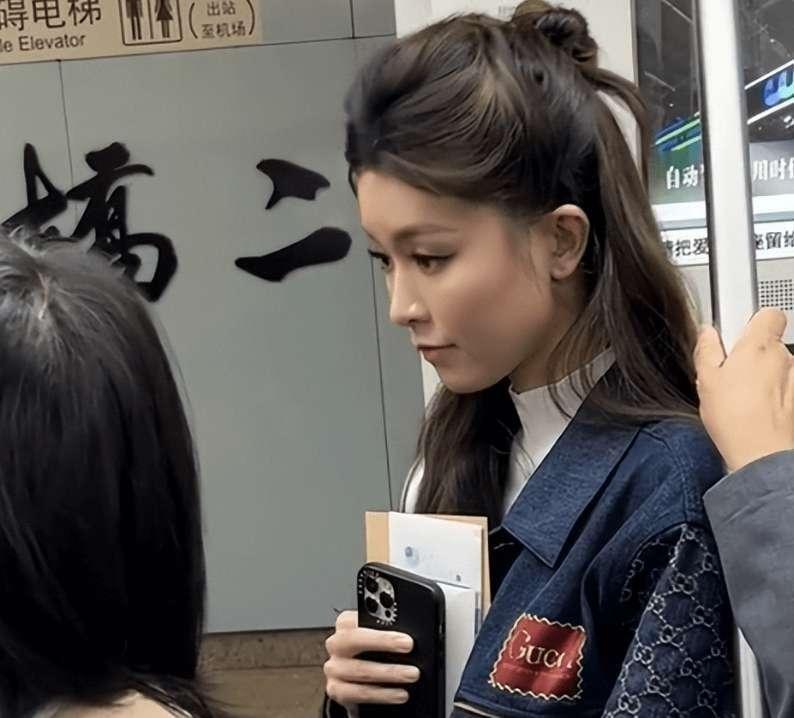 回顾文咏珊定居上海素颜挤地铁被嘲老气身价千万穿2万的上衣