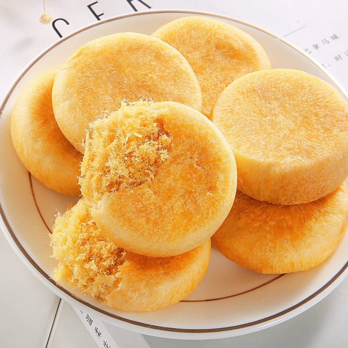 中秋节将至,别总买花生瓜子,这5种零食多囤点,亲戚朋友都爱吃