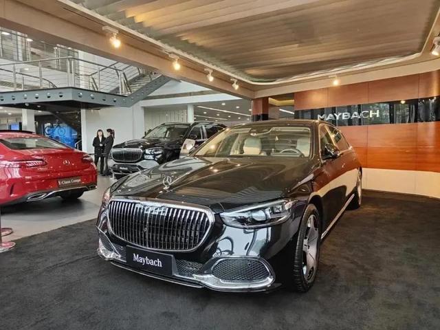 2023款奔驰s350曝光,大饼轮毂 迈巴赫套件,新增3.0t柴油v6