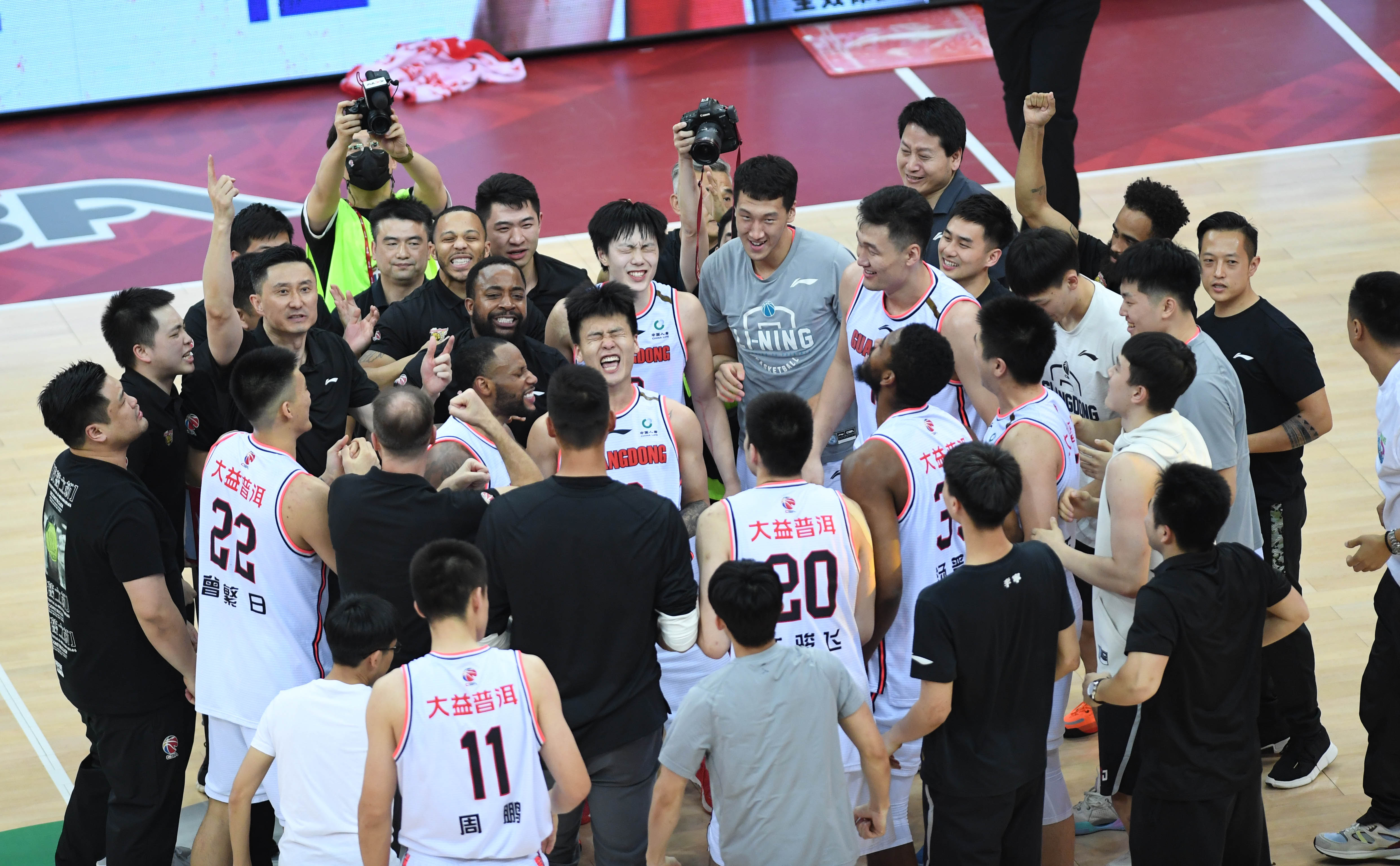 篮球——cba总决赛:广东东莞大益队夺冠