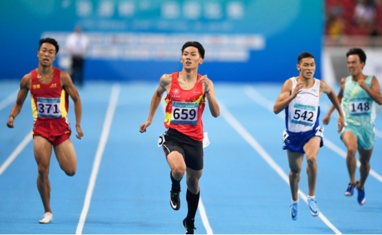 "假跑女王"罗茜,靠中途搭乘地铁获得马拉松冠军,事后拒不承认