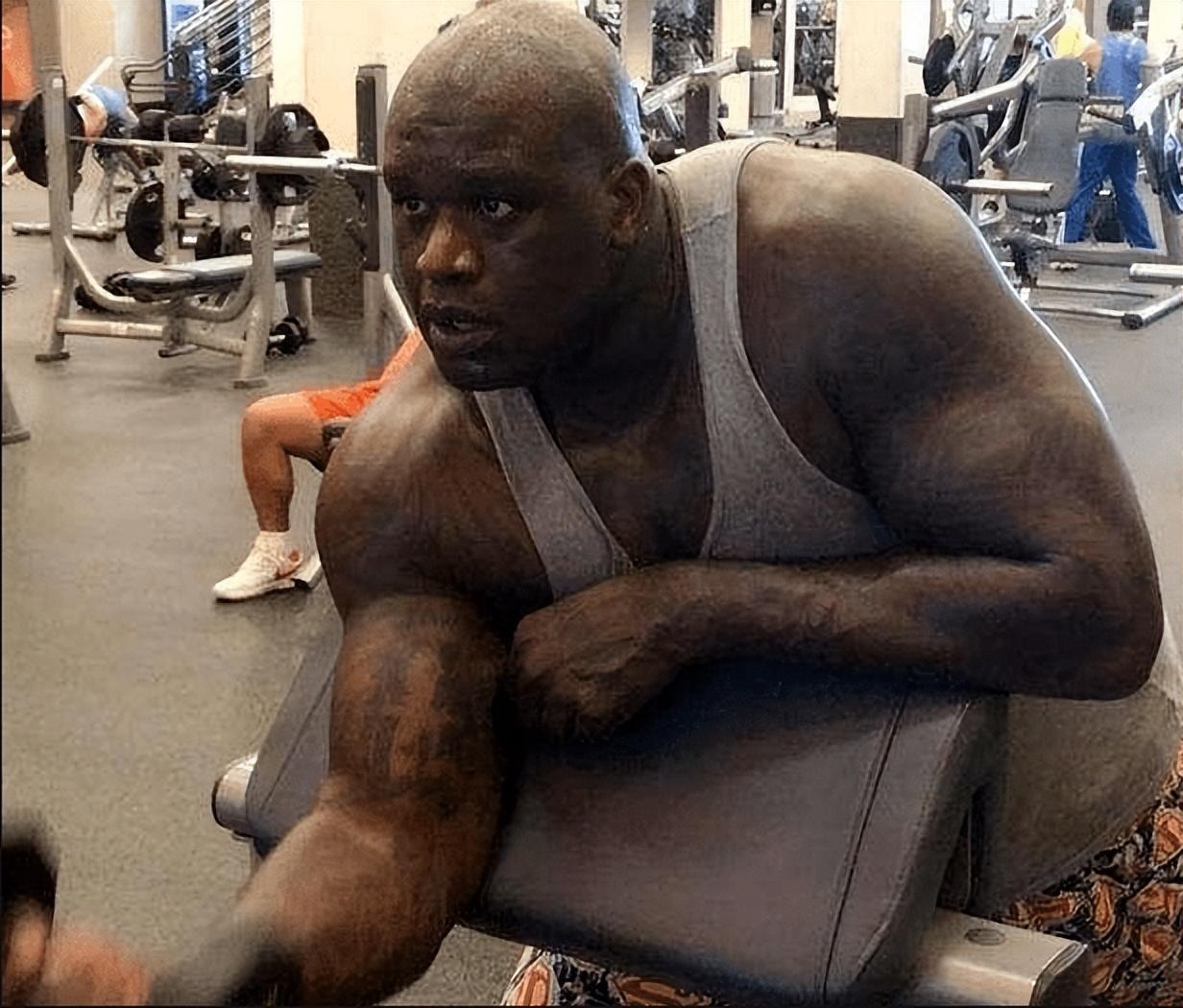 体坛无法超越的肌肉,博尔特的小腿泰森的脖子,还有他的蝙蝠肌