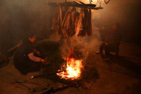 看着就馋了!广西这些腊肉晒得真靓!