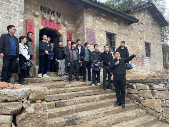 英山县委办公室青年读书班举行开班式暨第一次学习活动