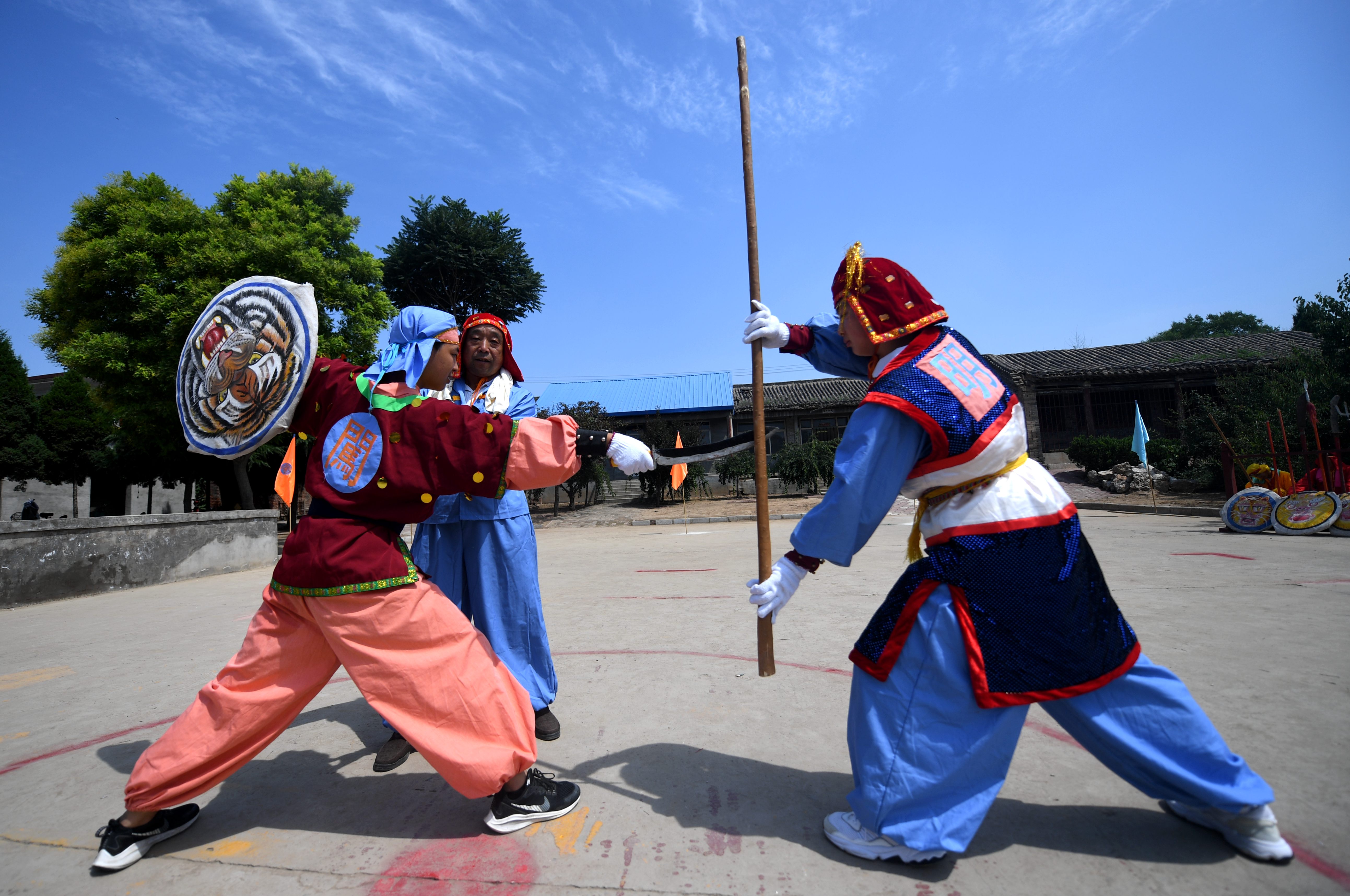 全民健身——习练"藤牌阵" 传承古阵法(1)