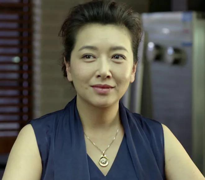 江珊的随性人生:三段刻骨铭心的爱情,放弃了靳东,53岁再遇真爱