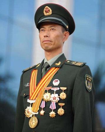 中国第一军士长图片
