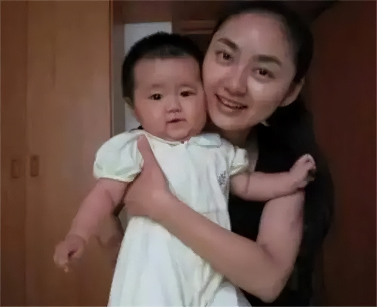 2011年3个少年上高速以砸车取乐,一女子被砸身亡,身份令人叹息