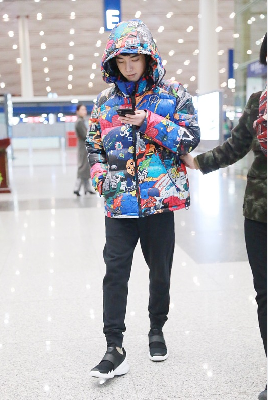 羽绒服穿好了也可以很时尚,看华晨宇的4套羽绒服打扮,好个性