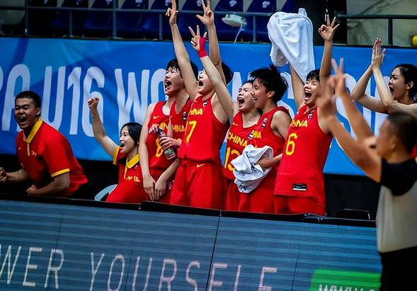 李昕为何不选张子宇?杨毅:她训练课短于1小时 国青难敌山东