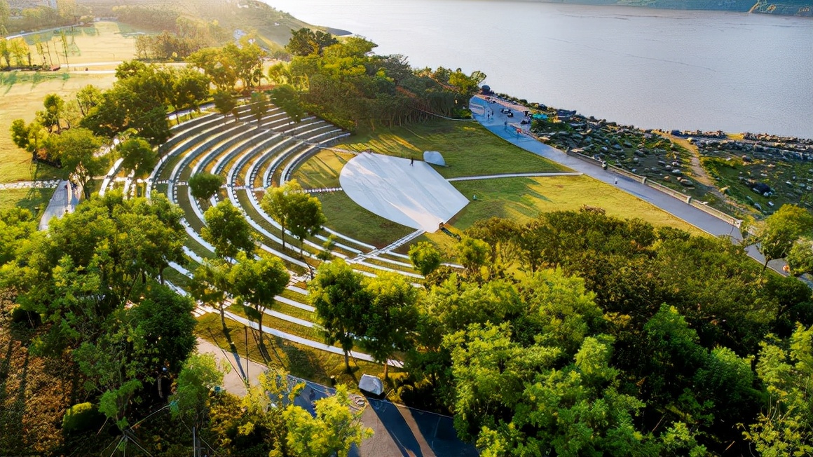 月光草坪获评国家aaa级旅游景区.