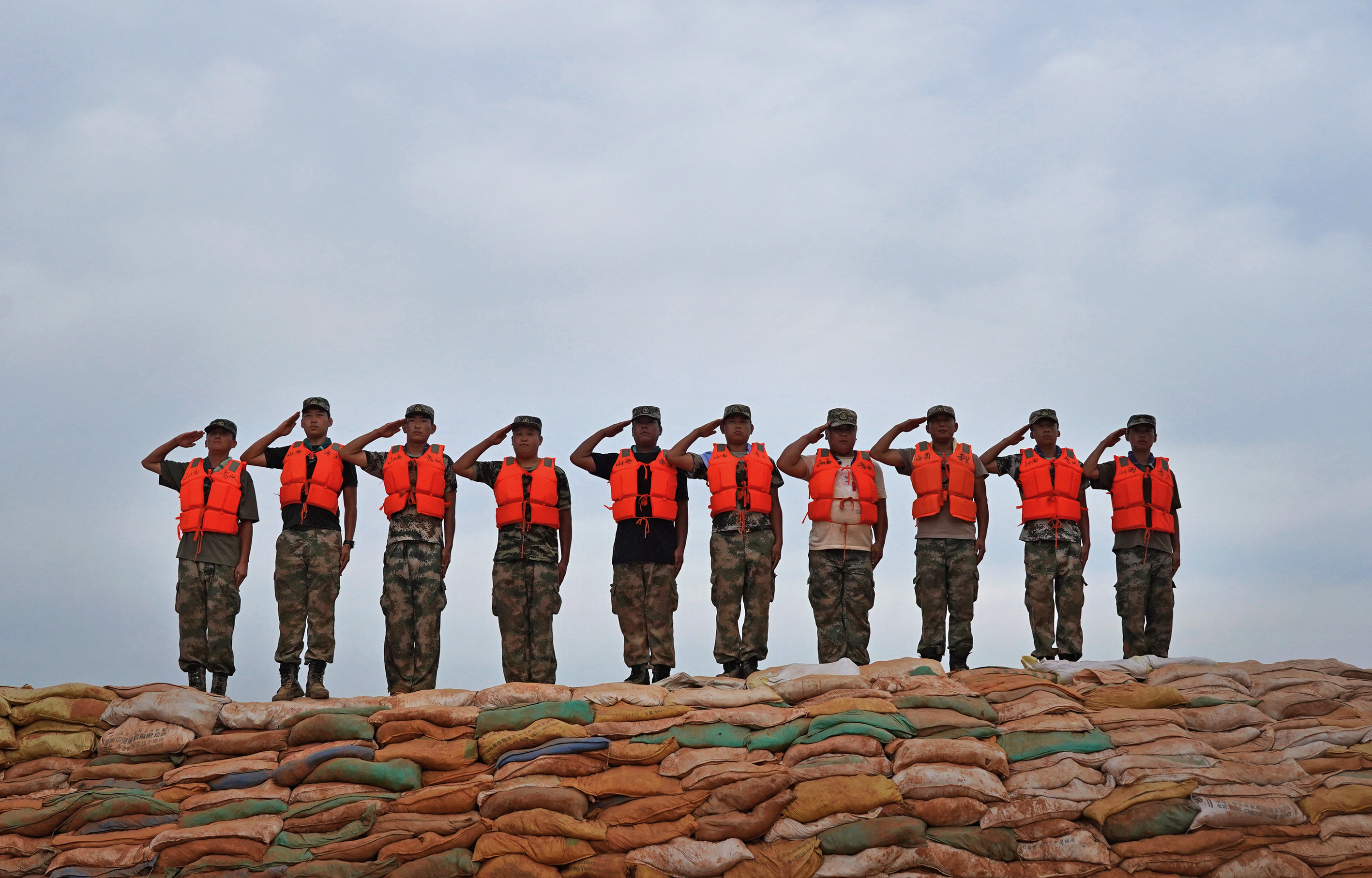 千里驰援 老兵"归队"(8)