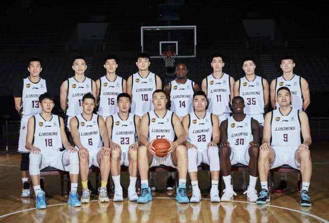 一塌糊涂,辽篮22分惨败揪出2大混子,杨鸣不弃用拿不了冠军