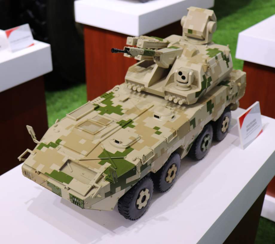 能发炮弹还能射导弹,新式国产防空战车亮相,成"无人机杀手"