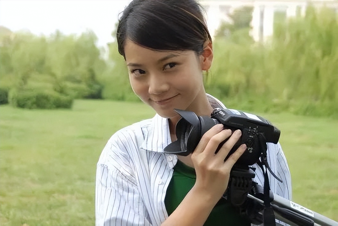 曾之乔:偶像歌手出道,安静生活不骄不躁,转型做时尚博主翻红