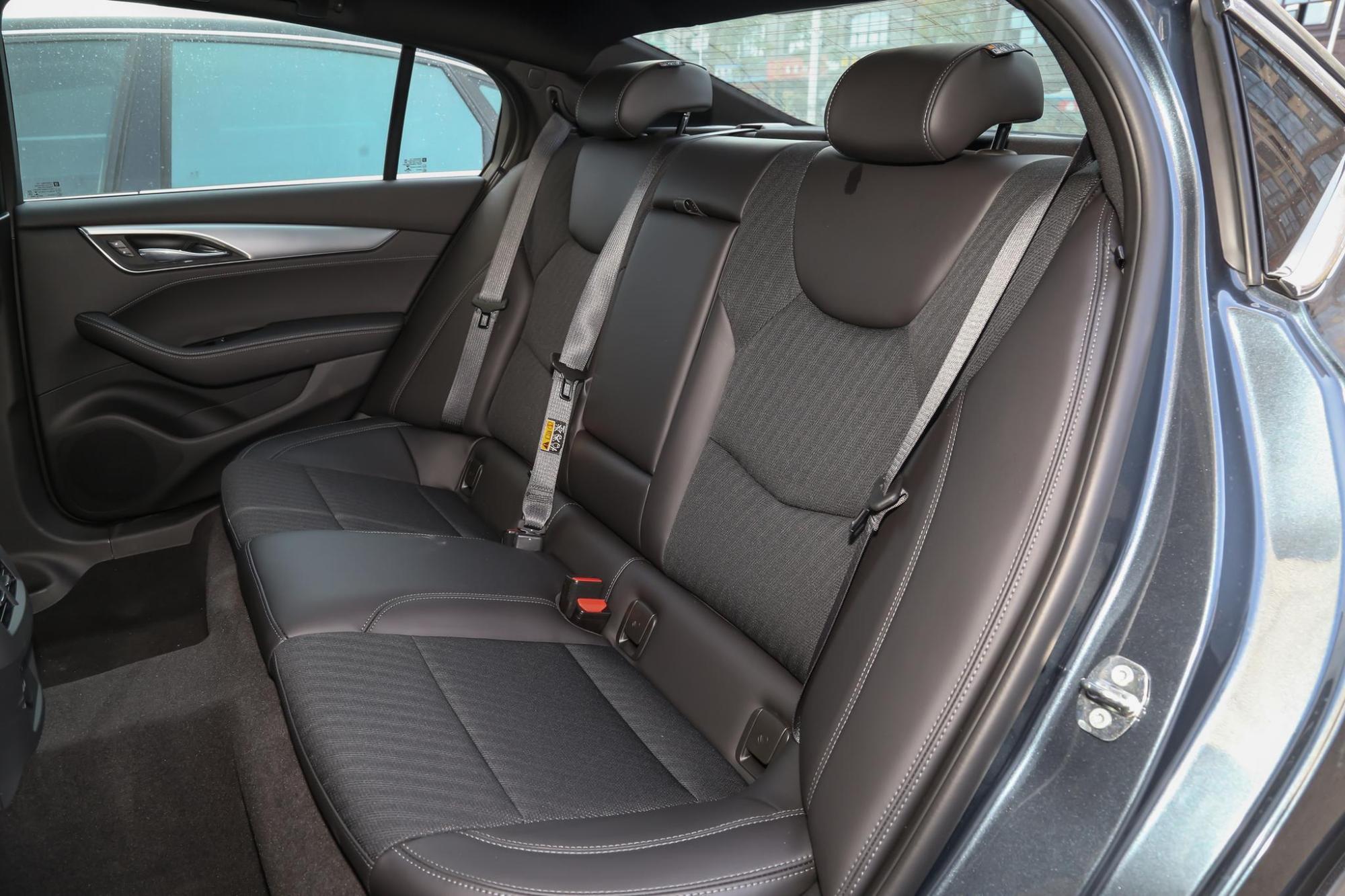 真实车主购车分享:手握20多万,21款凯迪拉克ct4和ct5究竟怎么选