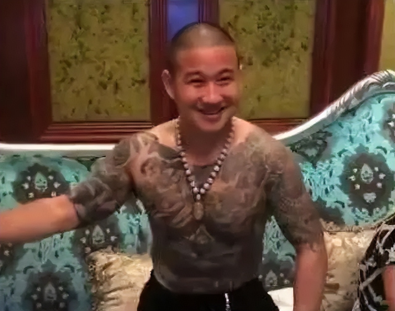 案例:刺青社会人惹怒老实人,被追砍致死,后来才知他是昆山龙哥