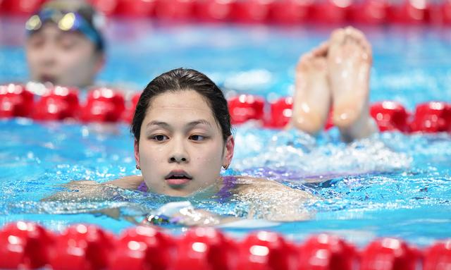 狂揽3金横扫亚运!18岁游泳美少女火热出炉,网友:未来新女皇