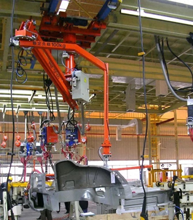 汽车零部件安装之汽车前地板后地板安装机械手