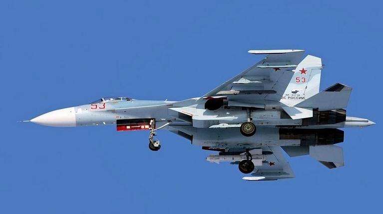1987年出场即王炸!"侧卫"苏-27战斗机,成就"巴伦支海手术刀"