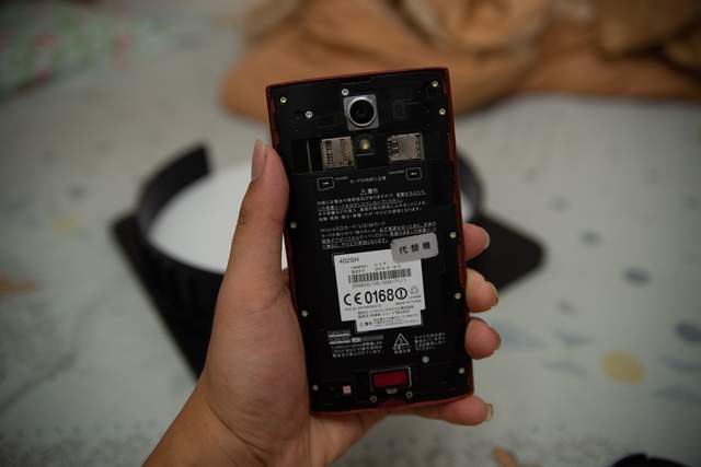 全面屏鼻祖-夏普402sh(外观与屏幕篇)