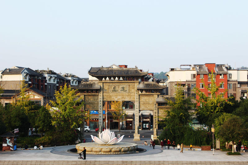 遂宁丨在暖阳下的船山公园,感受深秋的浪漫