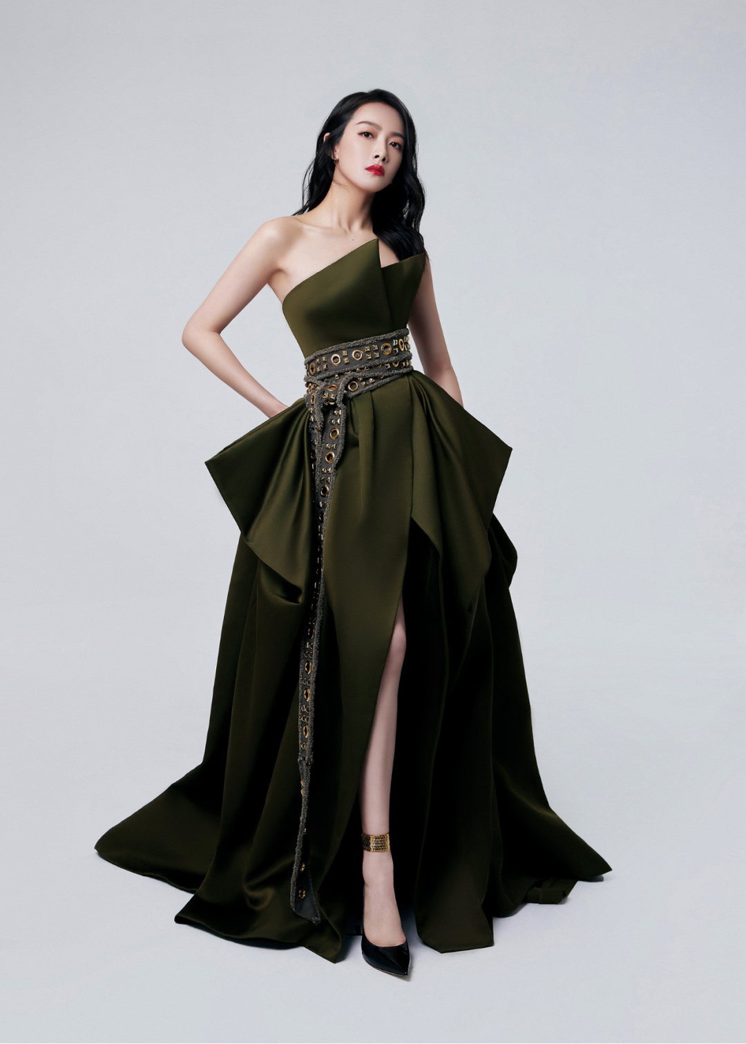 明星红毯比美,最让人期待的表现不佳,反而她俩最惊艳