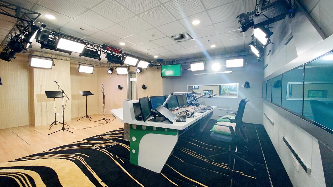 上海广播艺术中心直播间首秀等你来收听