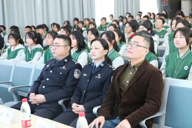 南昌市洪都中学反邪教宣传活动进校园