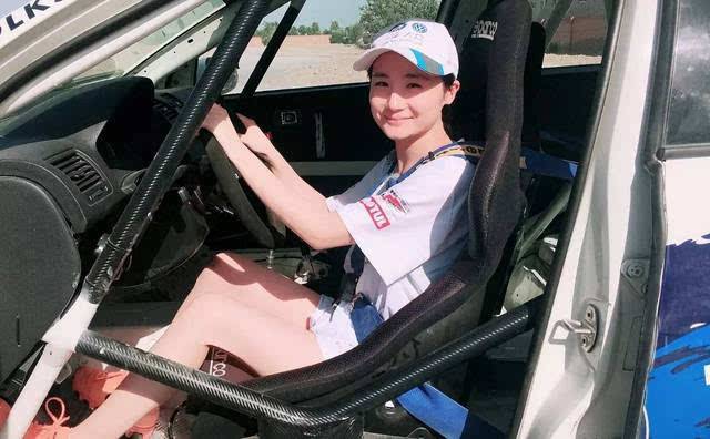 跳水奥运冠军桑雪,为母亲治病转战娱乐圈,如今35岁仍是单身