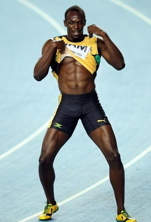 体重300斤!37岁博尔特近况曝光:6块腹肌变成啤酒肚,身材发福