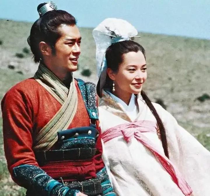 在2000年拍摄的人生第一部戏《寻秦记》里面,就跟演情侣搭档的古天乐