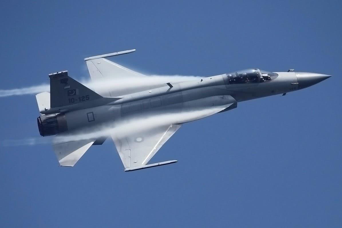 印度飞行员观摩枭龙,为何仅10分钟就匆匆离开?谁弱谁尴尬