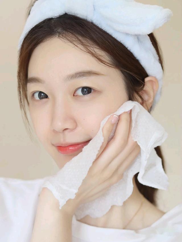 分享5个洗脸小技巧,虽然看似简单,却很少人全做到,你做好几个