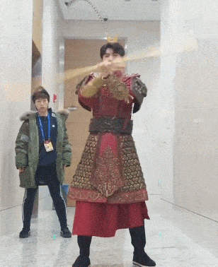 其实他还有另外大闹天宫的一面,不料王源还误伤了自己.