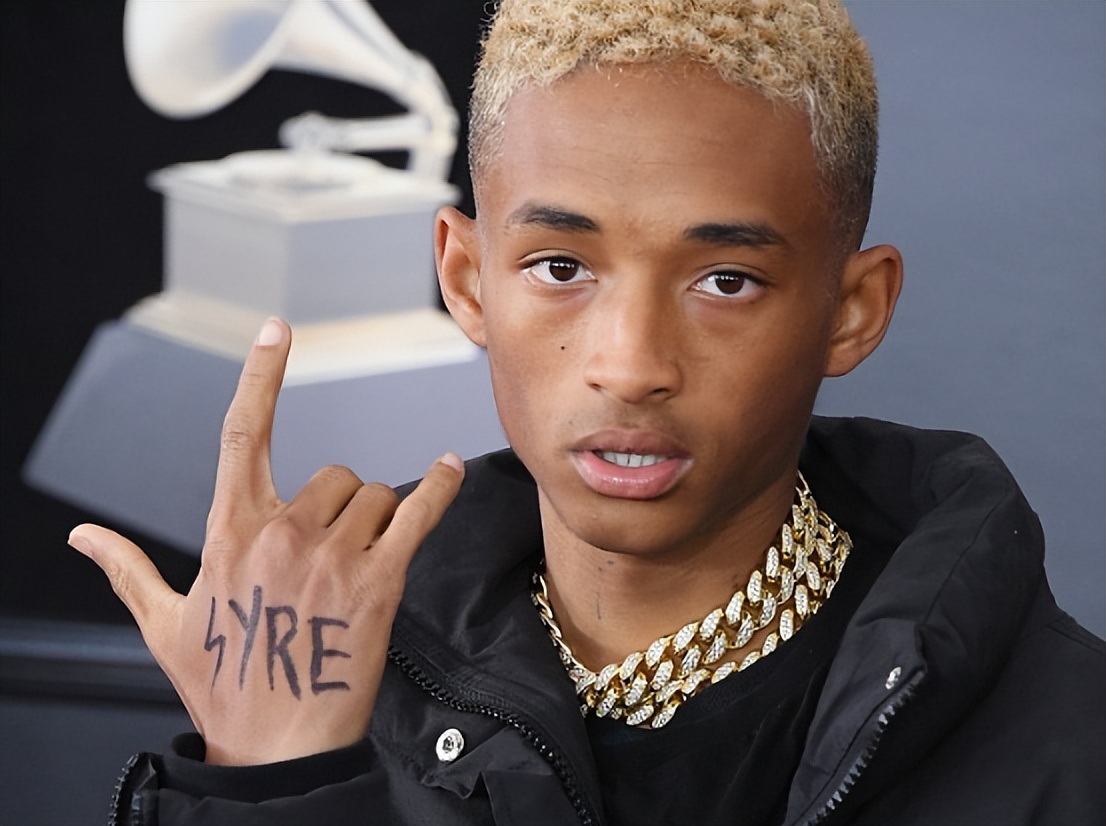 曝世界巨星贾登史密斯反华!日本辱骂中国态度嚣张,成龙无辜躺枪