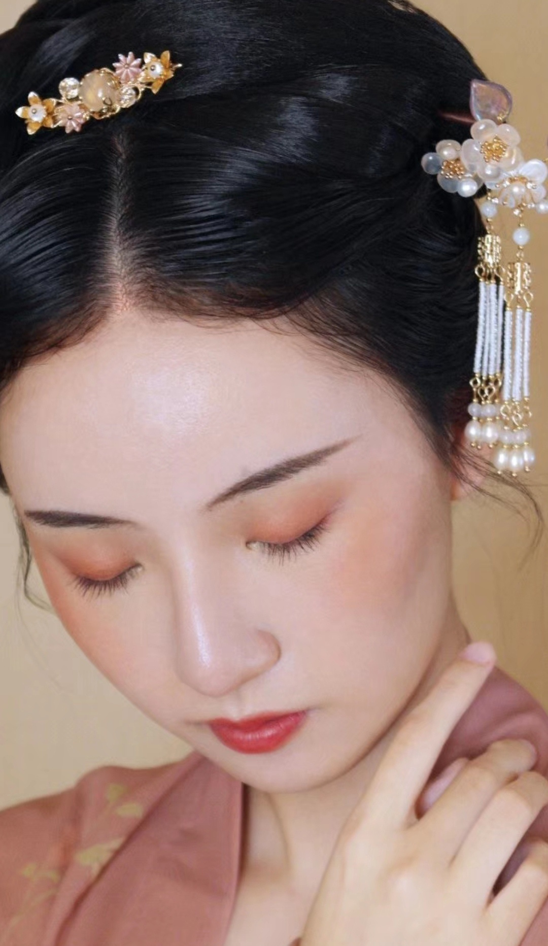 这种"小重山"古典眉毛火了,网友直呼:古装剧需要你去拯救!