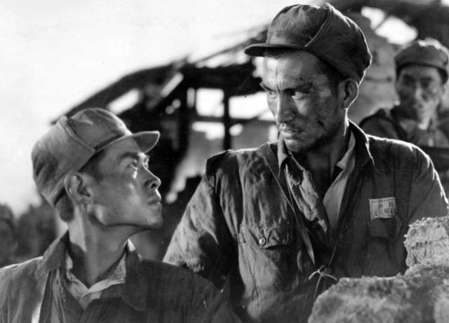 《红日》中连长石东根