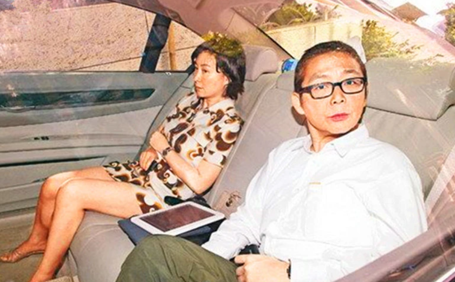 何超琼闺蜜俞琤罕见露面,何超琼却没有出现,两人已同住了好几年